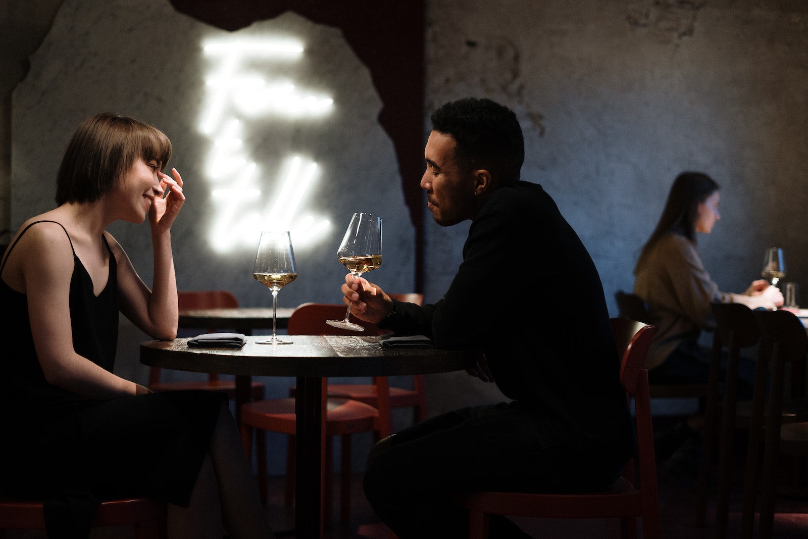 9 Great Ideas to Meet Someone in Real Life (No Online Dating)