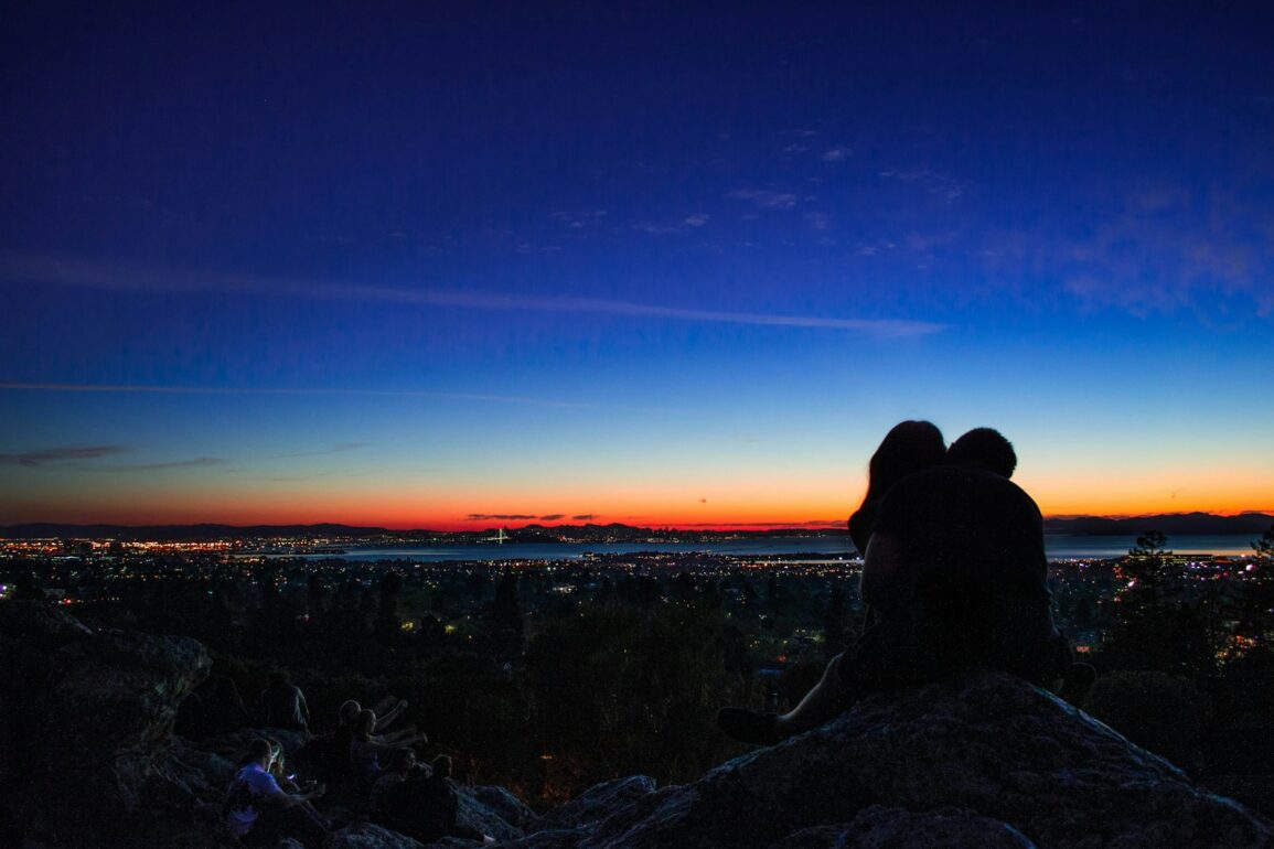 Libra Man & Cancer Woman: 9 Surprising Issues That Can Make or Break This Match