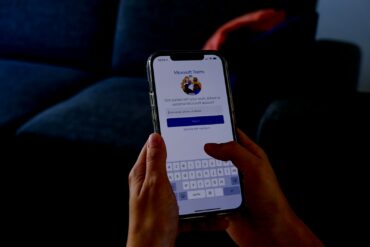 Texting a Libra Man? The One Innocent Message That Sends Him Running (Wish I’d Known Before I Hit Send)