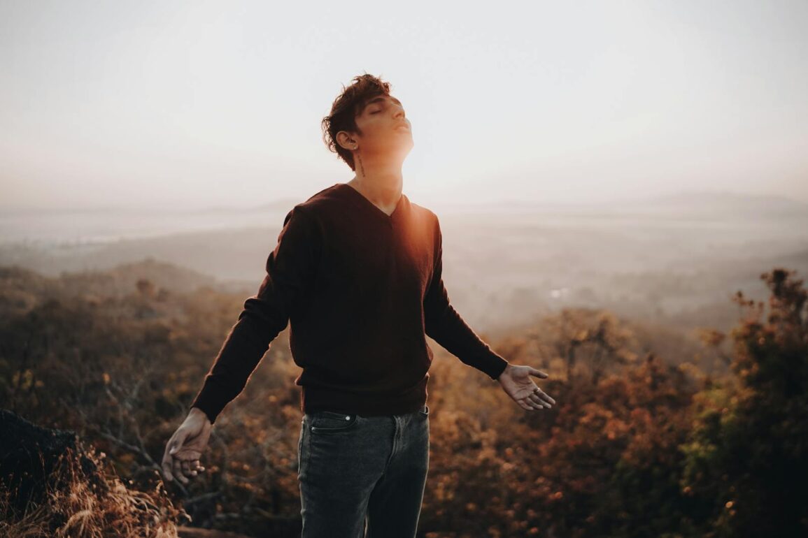 Activate an Abundance Mindset and Stop Overthinking Everything (Just Like It Did for Over 100 Real People)