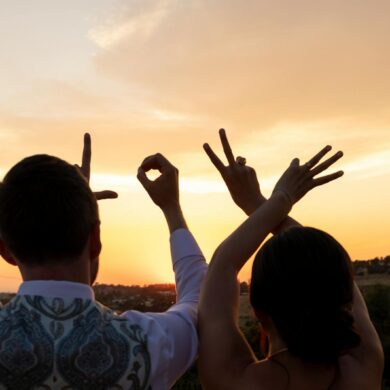 The Best Relationship Programs? I Tracked 27 Women Through Courses, Coaches, Therapy, and Books (These Are the Tools That Actually Changed Something)