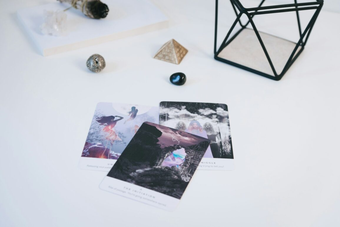 Best Tarot Reading Online? I Vetted 31 Psychics and Only Recommend These Few